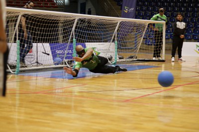 Equipe mineira venceu seus compromissos nas categorias masculina e feminina nesta terça-feira (16) e se fortalece na disputa pelo título da competição.