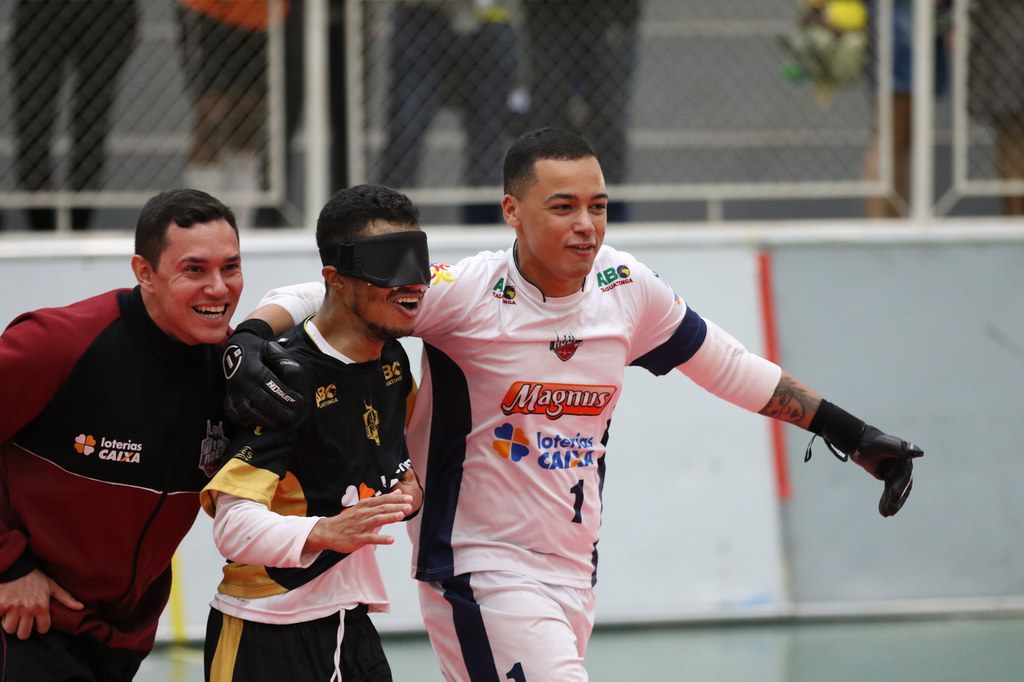 Adef vence a AMC na final do Regional Centro-Norte e faz história Adef vence a AMC na final do Regional Centro-Norte e faz história