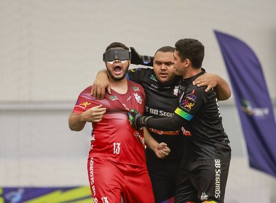 ADEF vence, assegura vaga na Série A e mira o título da Série B