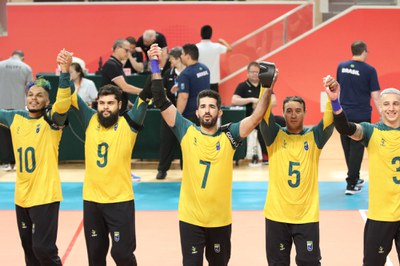 Equipes masculina e feminina venceram Egito e Tailândia de game na estreia
