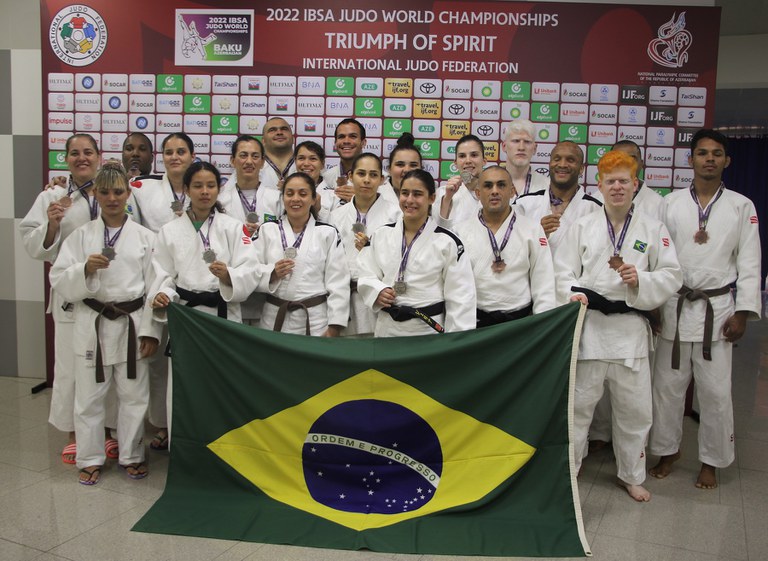 Brasil é prata com as mulheres e bronze com os homens no Mundial