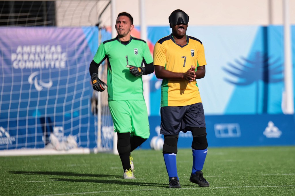 Brasil goleia Peru e, de quebra, elimina Argentina da final do futebol de cegos