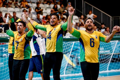 Brasil joga pelo ouro no goalball masculino e bronze no feminino nesta sexta