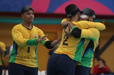 Dupla vitória: Seleções de goalball batem o Canadá no Parapan de Jovens