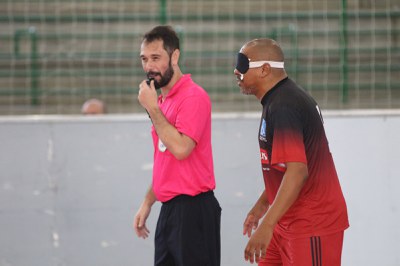 Ex-jogador do Criciúma disputa torneio de futebol de cegos pela primeira vez