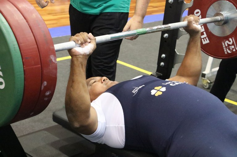 Amazonense do atletismo leva título da Copa Brasil de powerlifting