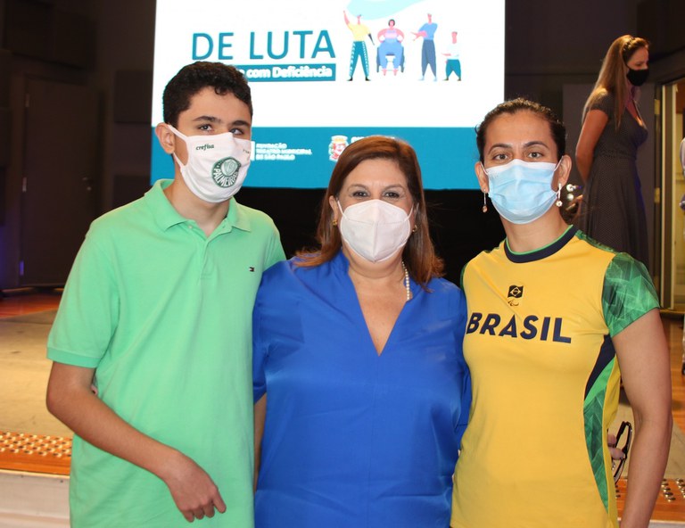 Atletas da CBDV recebem homenagens dos governos de São Paulo