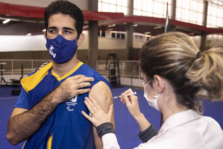 Atletas do fut5 e goalball recebem segunda dose da vacina contra Covid Atletas do fut5 e goalball recebem segunda dose da vacina contra Covid