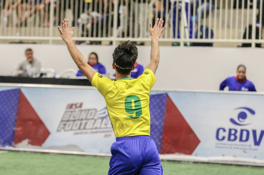 Brasil goleia o Peru e assume a liderança do Campeonato das Américas Brasil goleia o Peru e assume a liderança do Campeonato das Américas