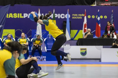Destaque da rodada fica para triunfo da Seleção feminina sobre as norte-americanas, rivais diretas na briga por vaga ao Mundial