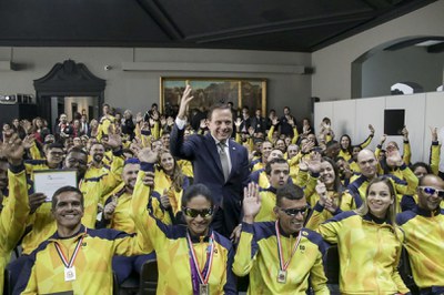 Governador de São Paulo homenageia delegação do Parapan de Lima