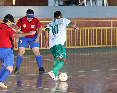 Gringos fazem a diferença na abertura do Regional Centro-Norte de Futebol de 5