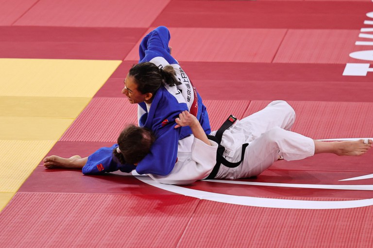 Lúcia Araújo fatura o bronze em Tóquio e amplia coleção de medalhas Lúcia Araújo fatura o bronze em Tóquio e amplia coleção de medalhas