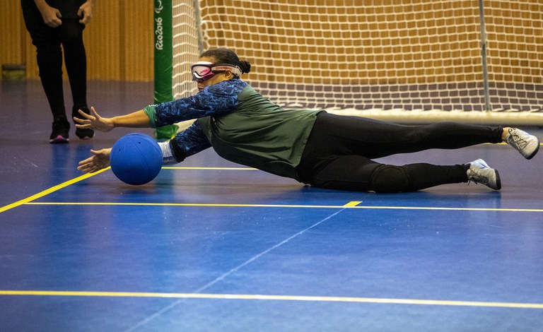 Novata da Seleção de goalball, Kátia volta a sonhar graças à bola azul Novata da Seleção de goalball, Kátia volta a sonhar graças à bola azul