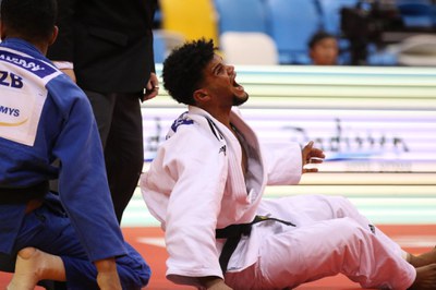 Rosi e Danilo vão à final do Mundial, e Brasil terá outros dois judocas brigando pelo bronze