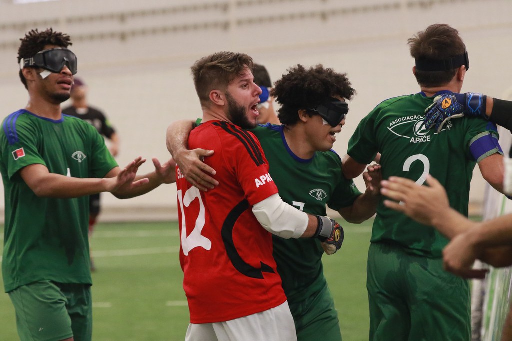 Jardiel brilha, e Apace larga na frente na Supercopa de futebol