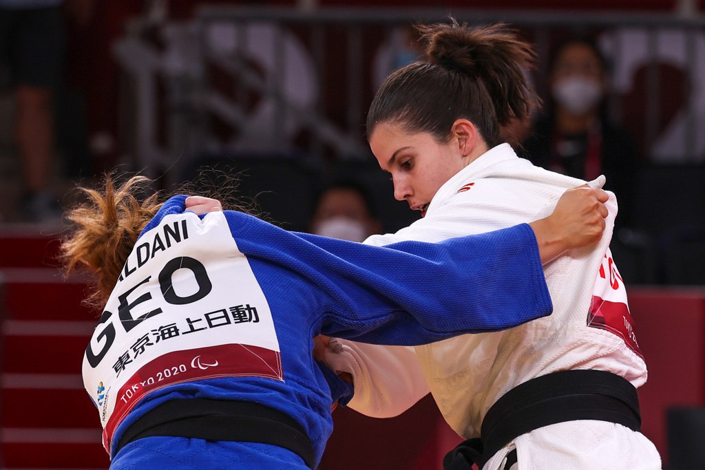 Medalhistas paralímpicos da CBDV participam de evento em parque paulista