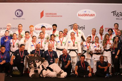 Brasil conquista 2 bronzes por equipes e encerra Mundial de judô com 12 medalhas