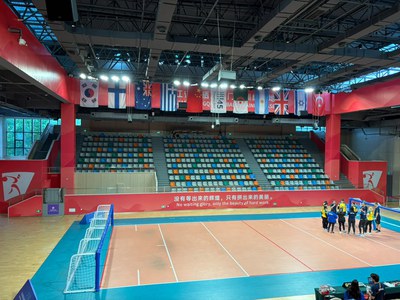 Seleções de goalball treinam pela primeira vez na quadra principal do Mundial