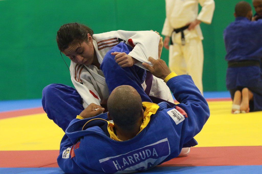 Sete judocas do Brasil entram em ação na madrugada deste sábado